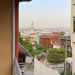 Amida House Aparthotel 3*