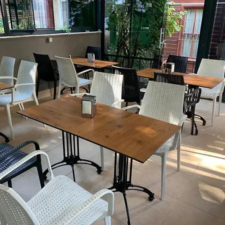 Amida House Apartahotel