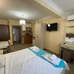 Amida House Aparthotel
