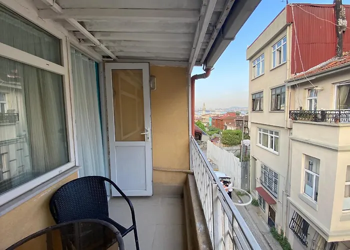 Amida House Aparthotel