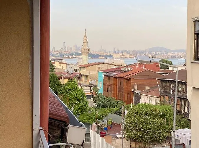 Amida House Aparthotel 3*