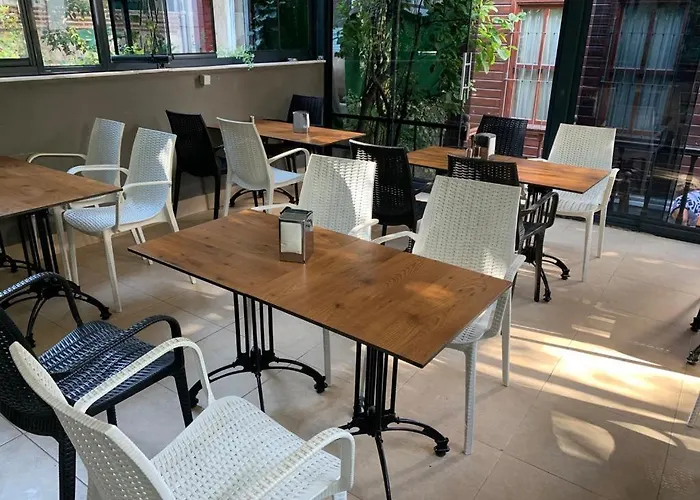 Amida House Aparthotel