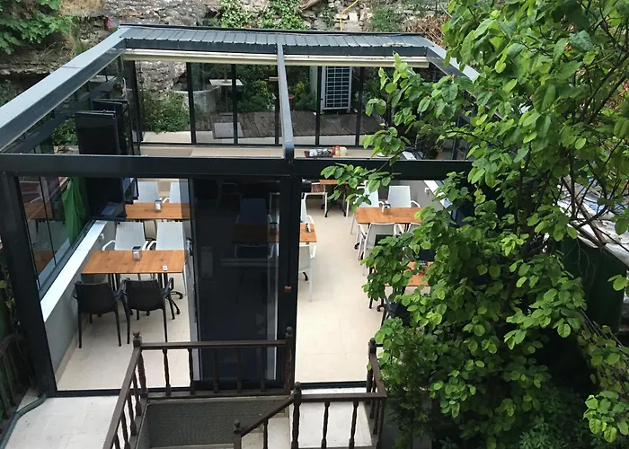 Amida House Aparthotel 3*